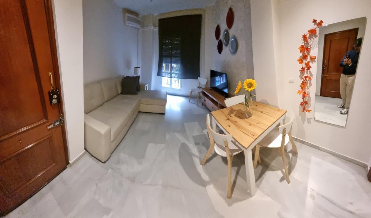 Apartamentos Centro Historico Seville Luaran gambar